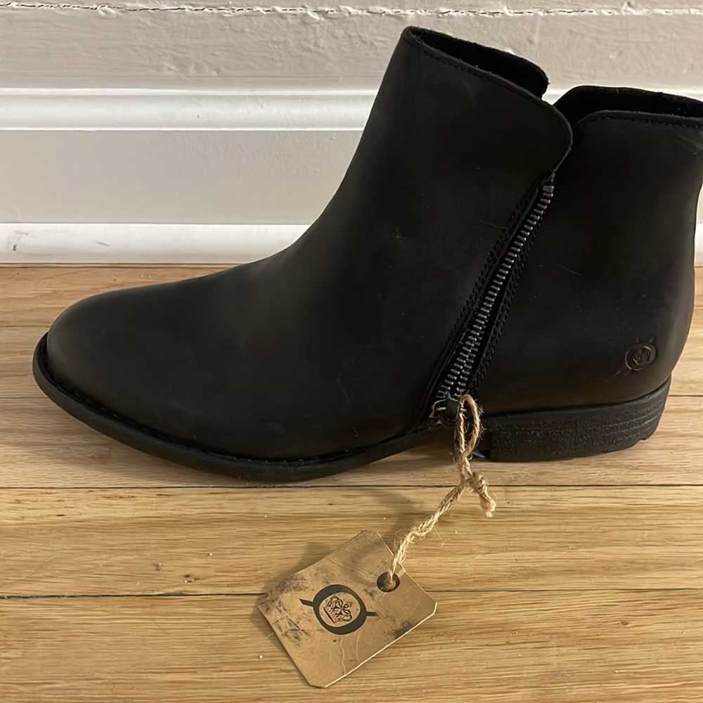 Brand new. Not worn.